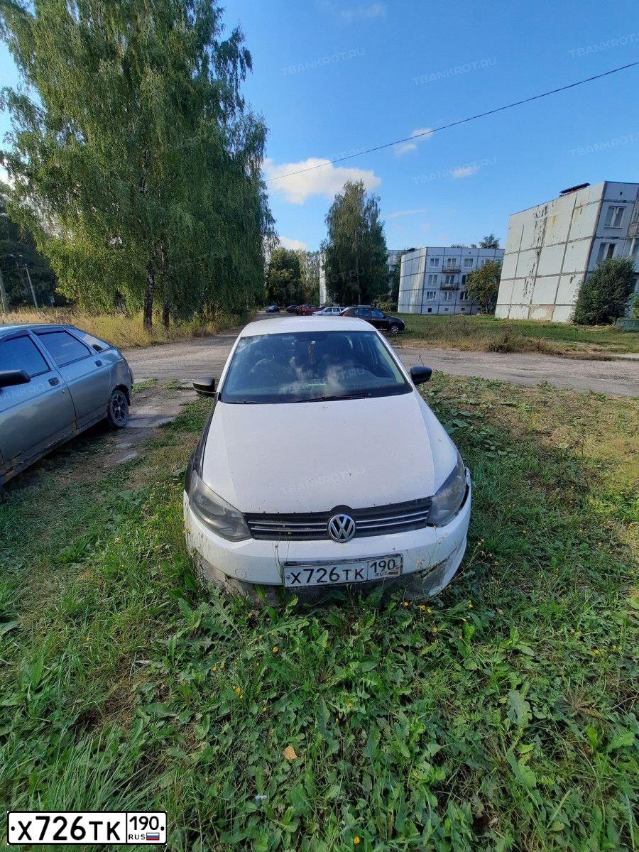 Фото автомобиля VOLKSWAGEN POLO, 2012 — госномер Х726ТК190. Цвет: БЕЛЫЙ