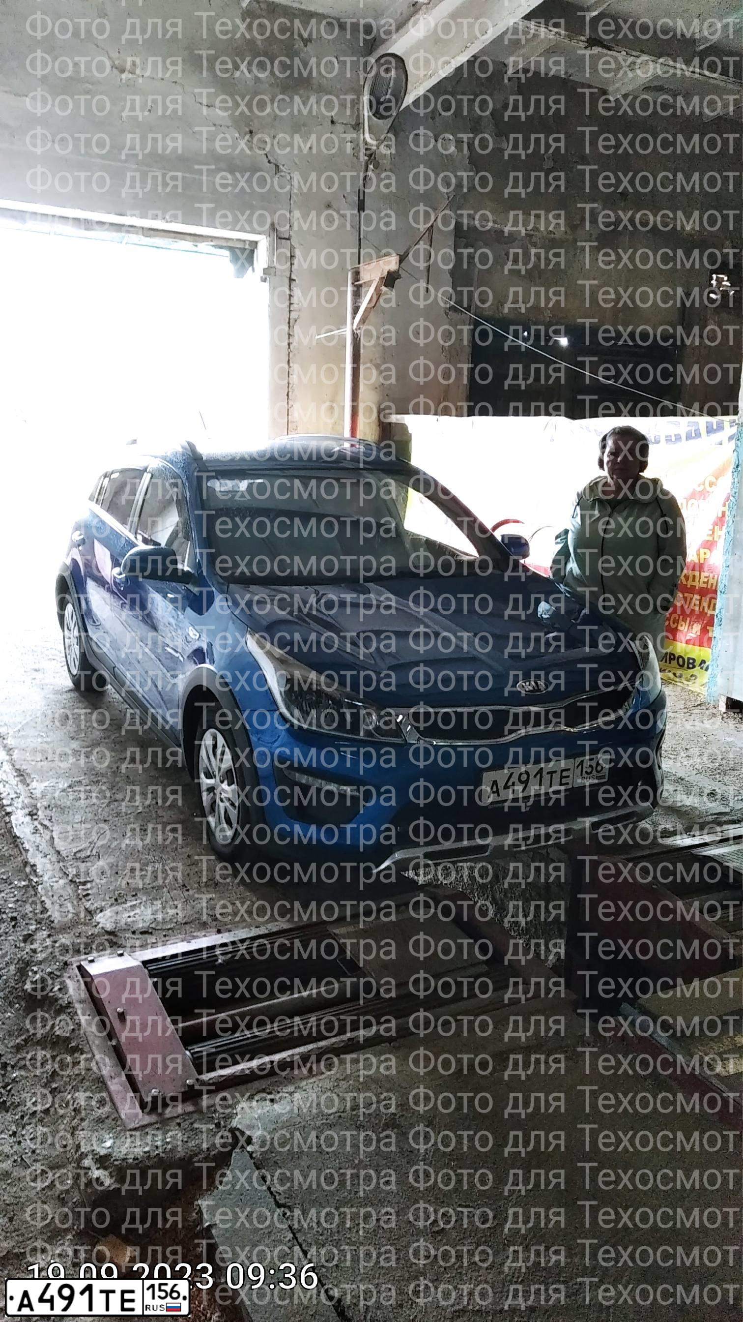 Фото автомобиля KIA RIO, 2018 — госномер А491ТЕ156. Цвет: синий