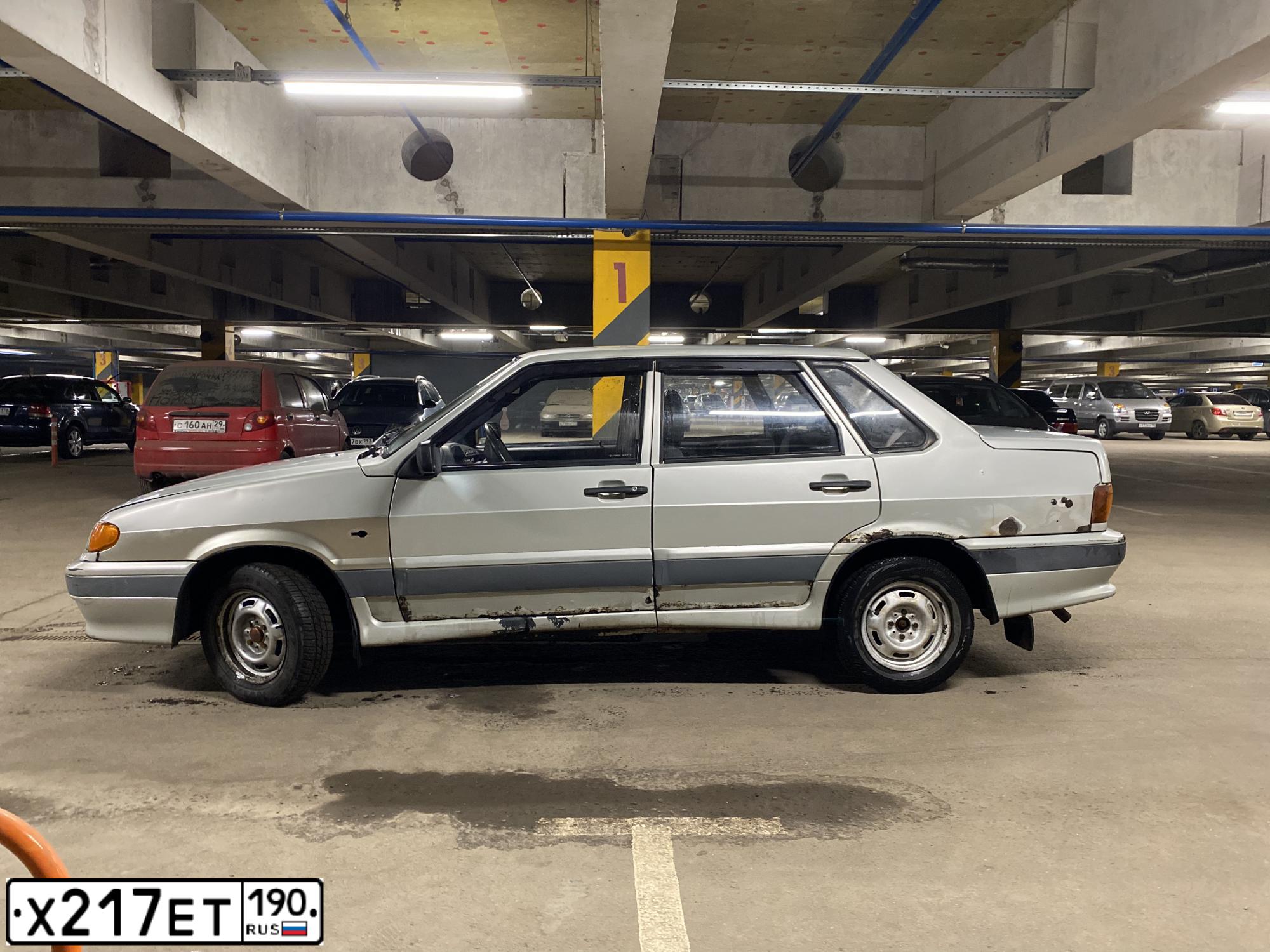 Фото автомобиля LADA 2115 SAMARA, 2005 — госномер Х217ЕТ190. Цвет: БЕЛЫЙ СВЕТЛЫЙ