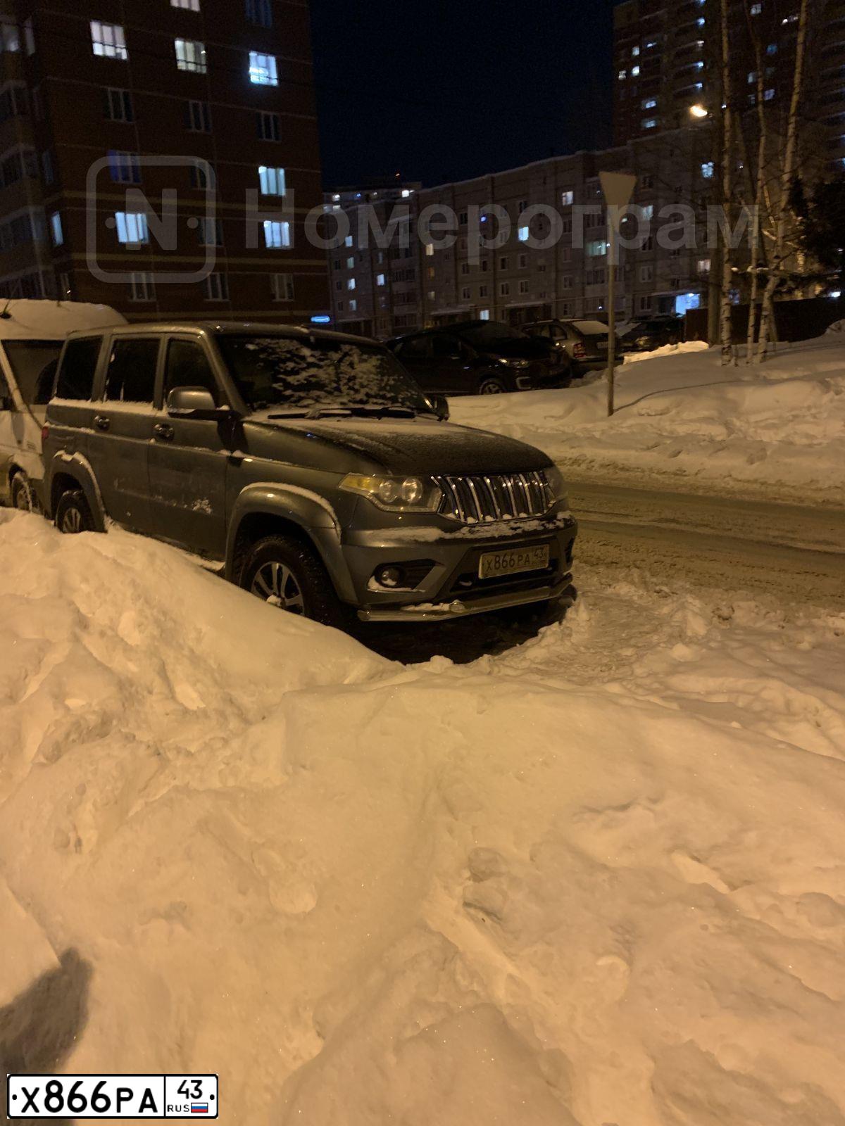 Фото автомобиля UAZ 3163 PATRIOT, 2016 — госномер Е999АХ159. Цвет: СЕРЫЙ МЕТАЛЛИК