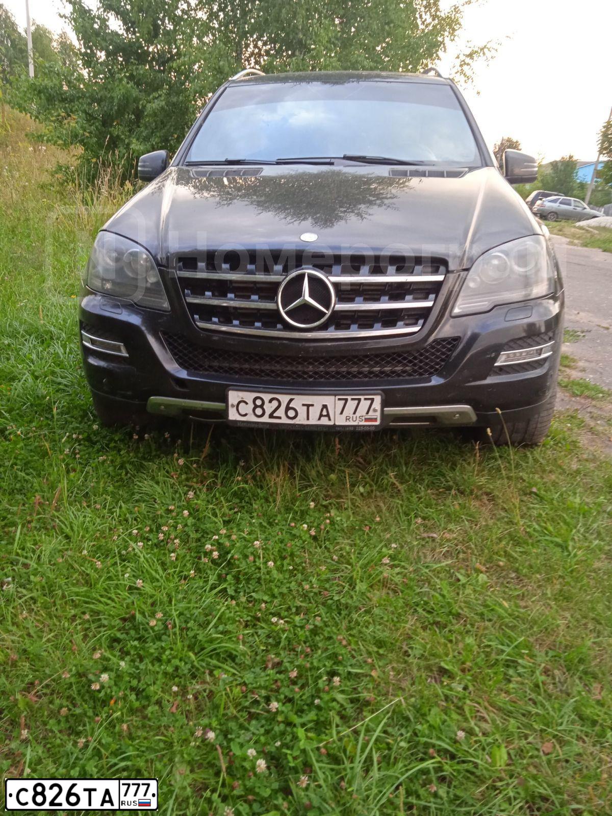 Фото автомобиля MERCEDES M-KLASSE, 2011 — госномер С826ТА777. Цвет: ЧЕРНЫЙ