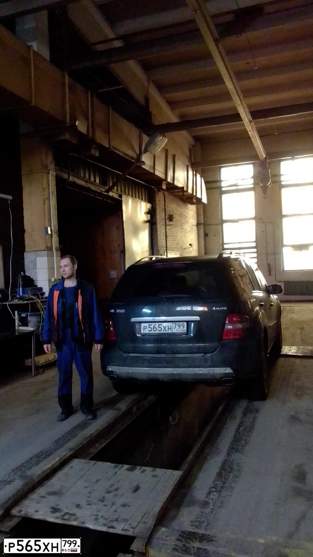 Фото автомобиля MERCEDES-BENZ ML350, 2007 — госномер М254ВВ181. Цвет: ЧЕРНЫЙ