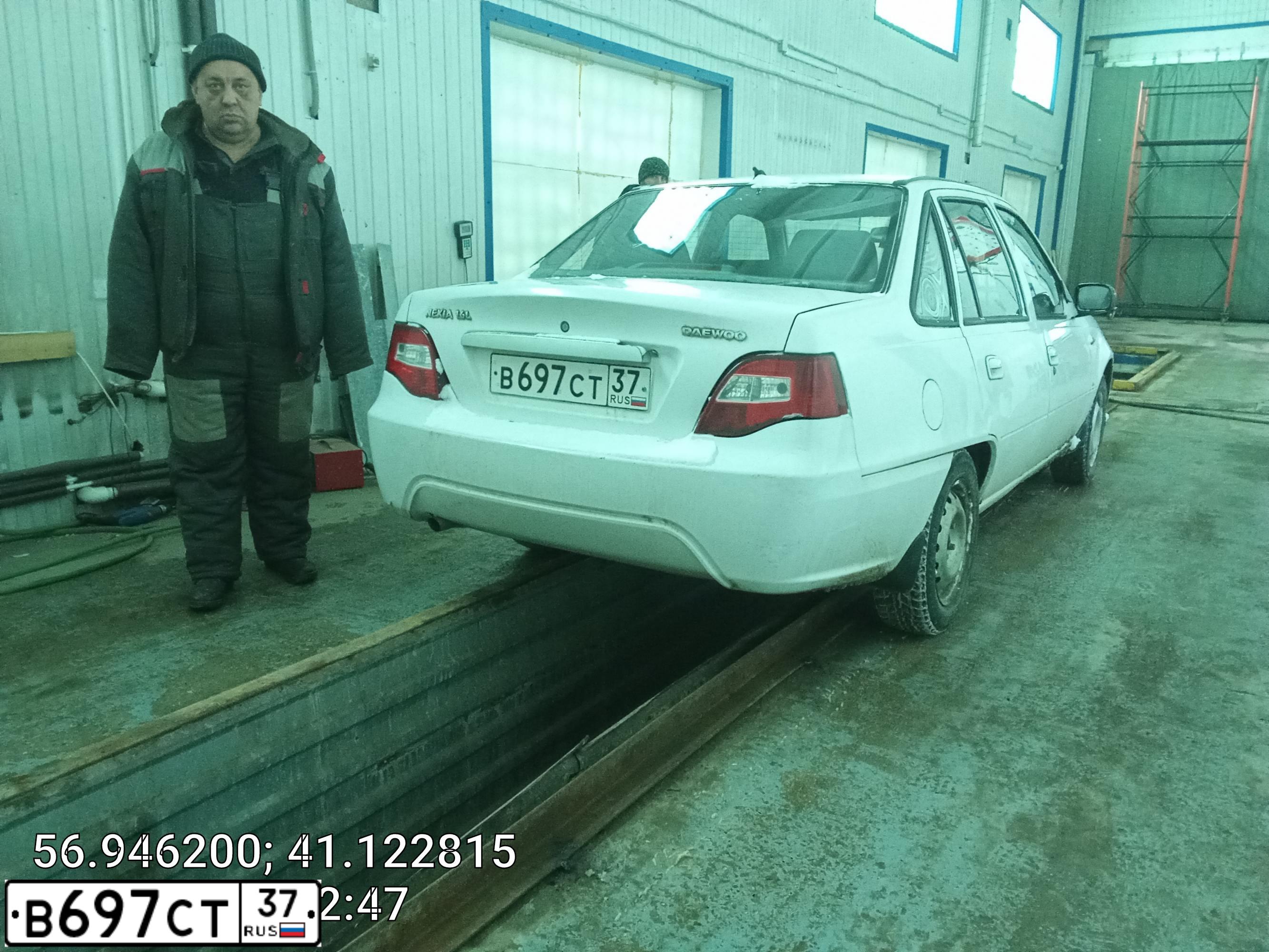 Фото автомобиля DAEWOO NEXIA, 2008 — госномер В477ТЕ37. Цвет: БЕЛЛЫЙ