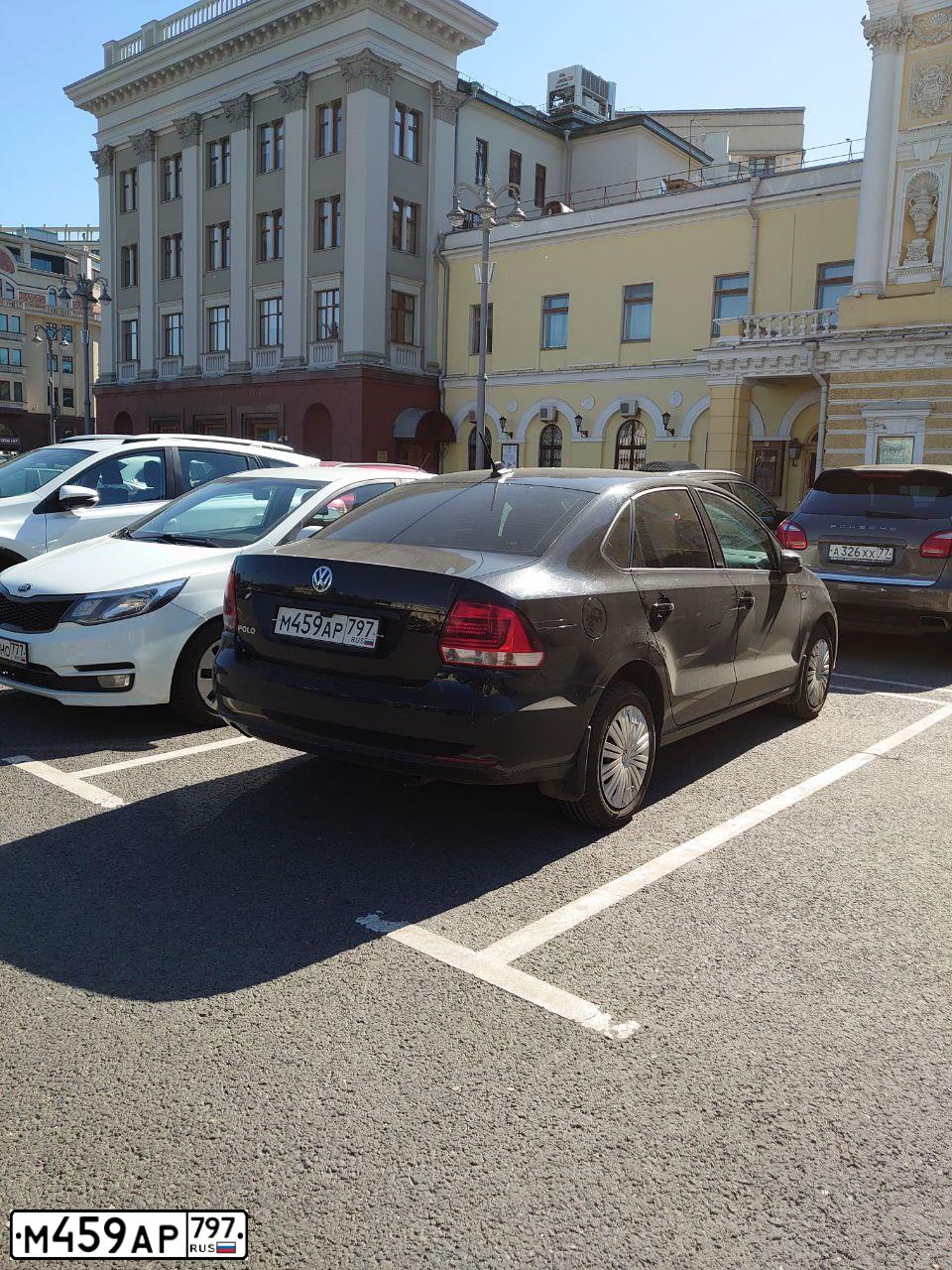 Фото автомобиля VOLKSWAGEN POLO, 2017 — госномер М459АР797. Цвет: ЧЕРНЫЙ