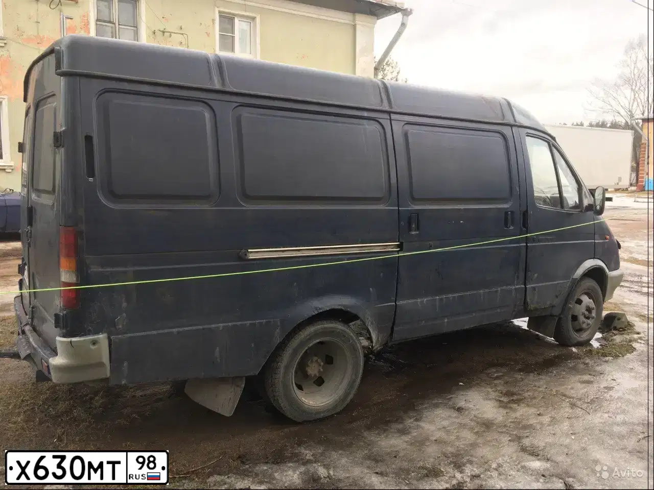 Фото автомобиля GAZ 2705 EL, 2000 — госномер В697ОХ147. Цвет: ТЕМНО-СИНИЙ