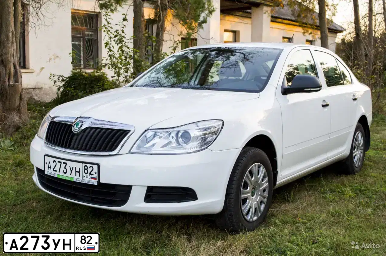 Фото автомобиля SKODA OCTAVIA, 2011 — госномер А273УН82. Цвет: БЕЛЫЙ
