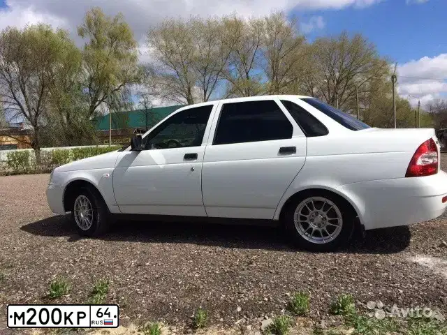 Фото автомобиля VOLKSWAGEN PASSAT, 2005 — госномер М777МЕ64. Цвет: Коричневый