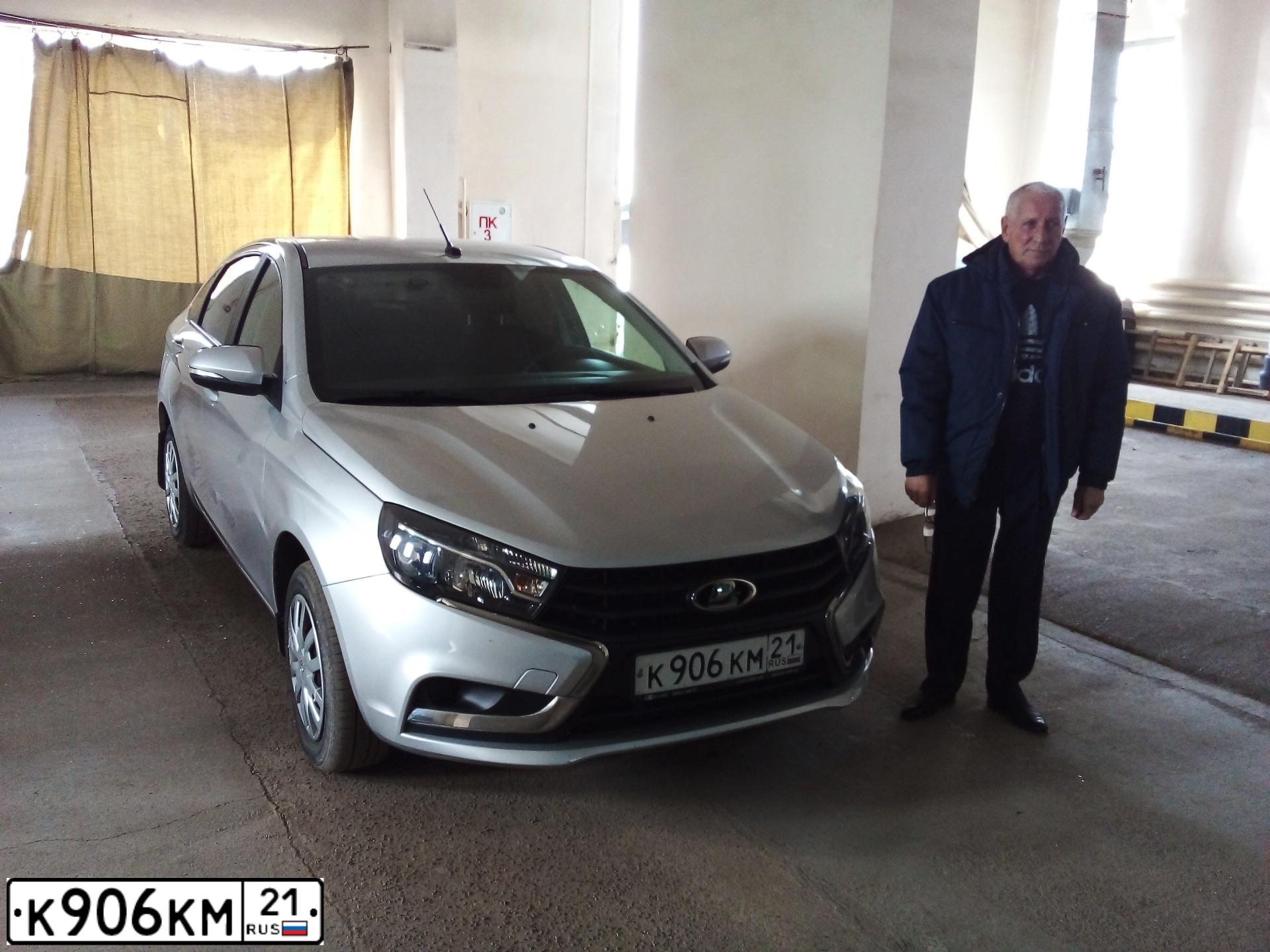 Фото автомобиля LADA VESTA, 2019 — госномер Р563ОМ716. Цвет: Серебристый