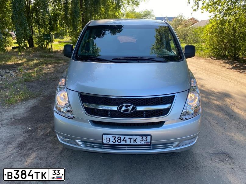 Фото автомобиля HYUNDAI GRAND STAREX, 2008 — госномер Т861ТУ31. Цвет: СЕРЕБРИСТО-СЕРЫЙ