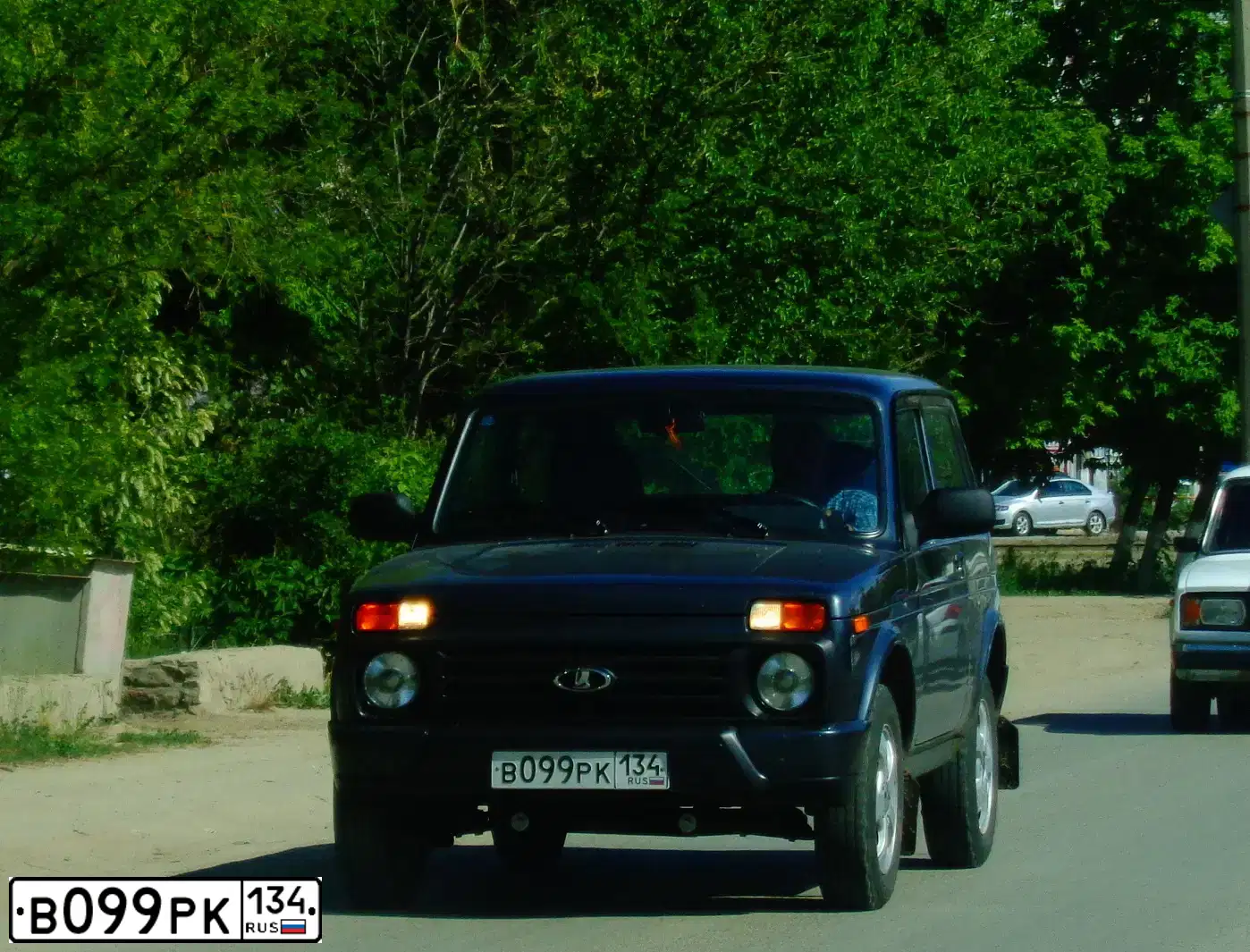 Фото автомобиля LADA 2121 NIVA, 2015 — госномер Н508ВС134. Цвет: СЕРЕБРИСТО-ТЕМНО-СЕРЫЙ