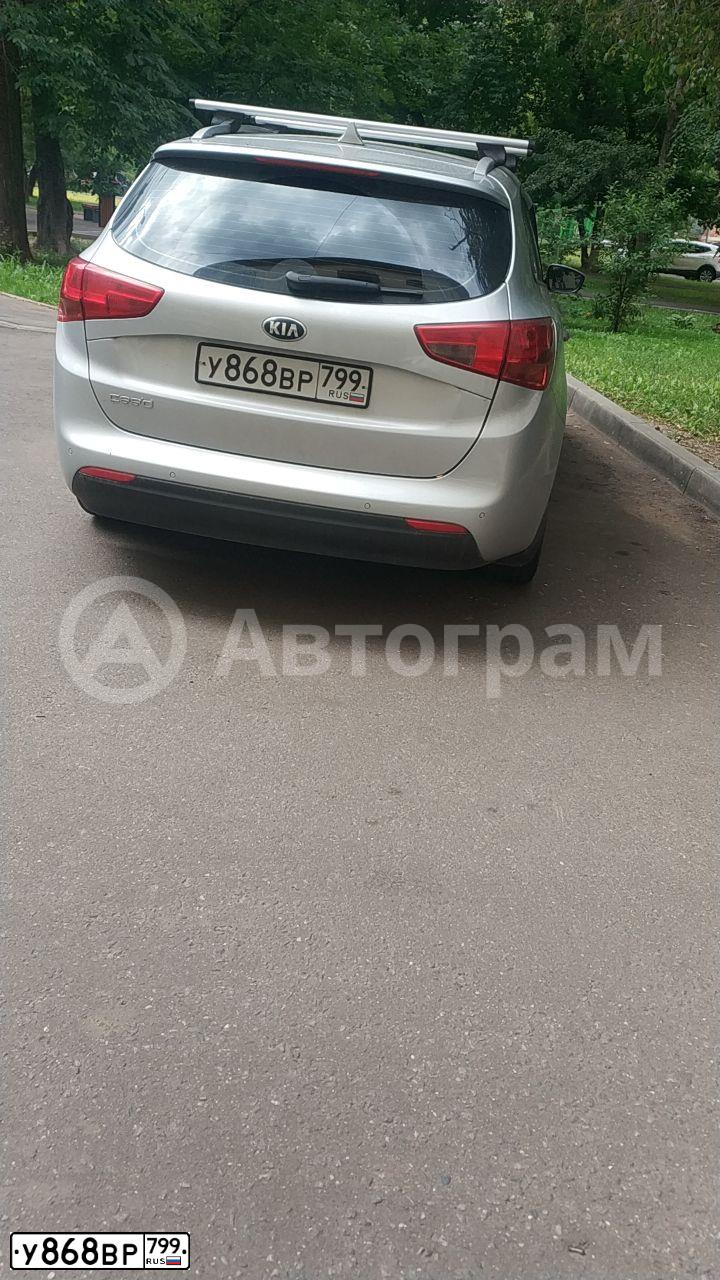 Фото автомобиля KIA CEE'D, 2017 — госномер У868ВР799. Цвет: Серебристый