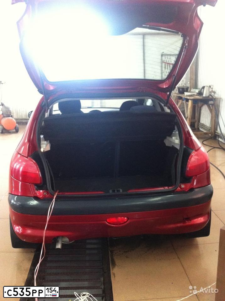 Фото автомобиля PEUGEOT 206, 2001 — госномер С535РР154. Цвет: Красный