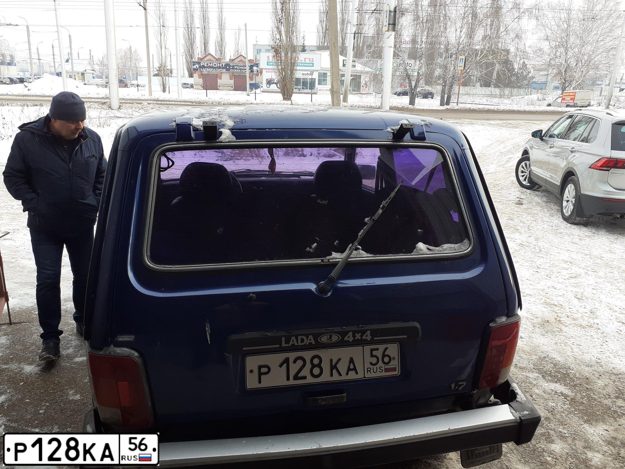 Фото автомобиля LADA 2121 NIVA, 1999 — госномер Е121ТР702. Цвет: синий