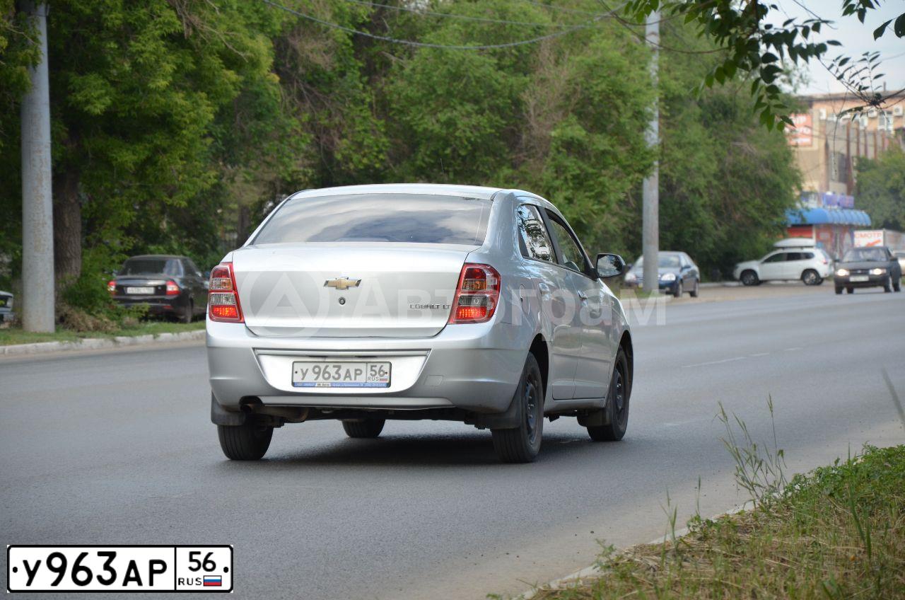 Фото автомобиля CHEVROLET COBALT, 2013 — госномер У963АР56. Цвет: СЕРЕБРИСТЫЙ