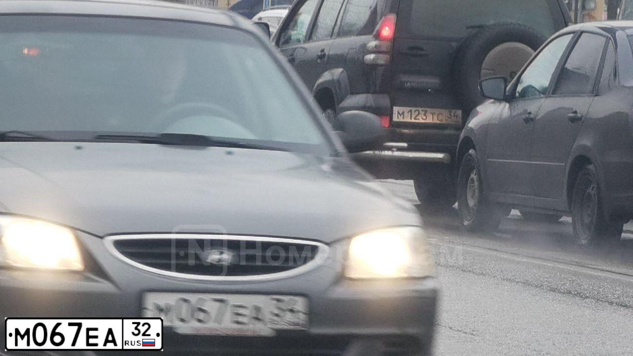 Фото автомобиля SKODA OCTAVIA, 2004 — госномер С407ОР197. Цвет: серебристый