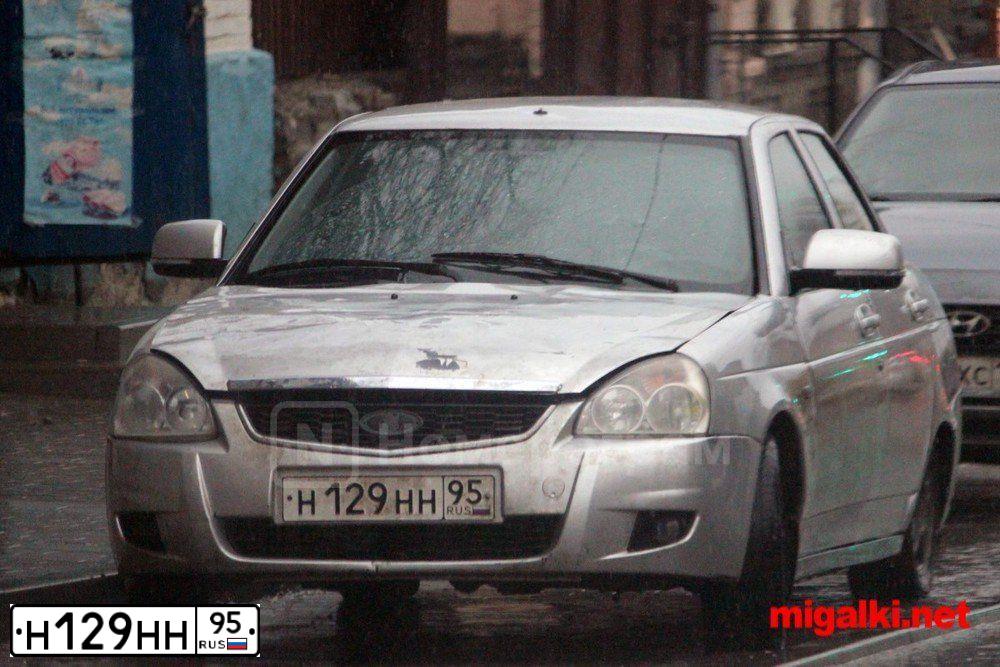 Фото автомобиля FORD FOCUS, 2012 — госномер К424СУ32. Цвет: СЕРЕБРИСТЫЙ