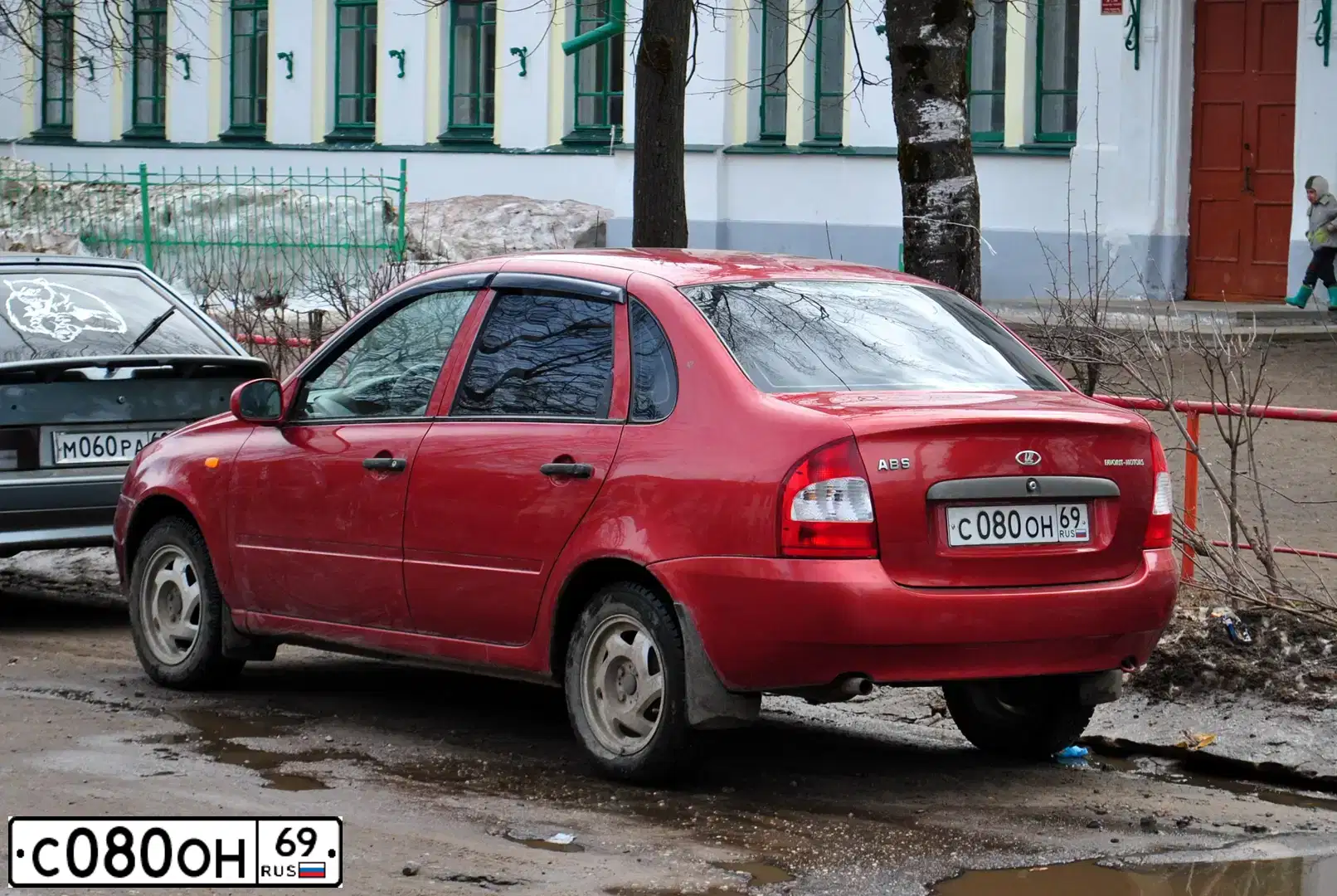 Фото автомобиля LADA 1118 KALINA, 2006 — госномер С080ОН69. Цвет: Красный