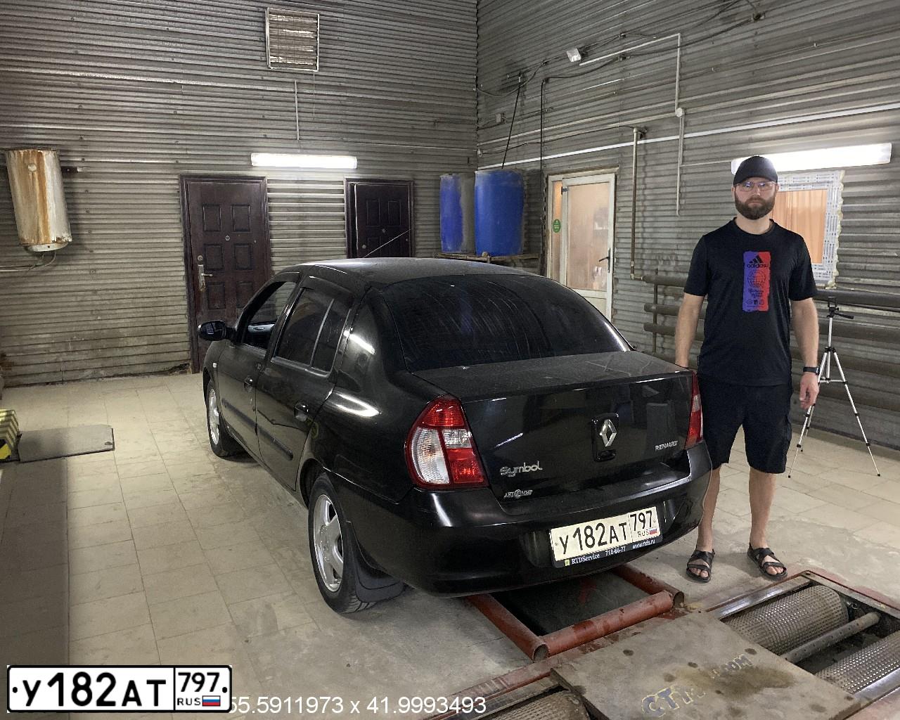 Фото автомобиля RENAULT SYMBOL, 2006 — госномер У475ТН33. Цвет: ЧЕРНЫЙ