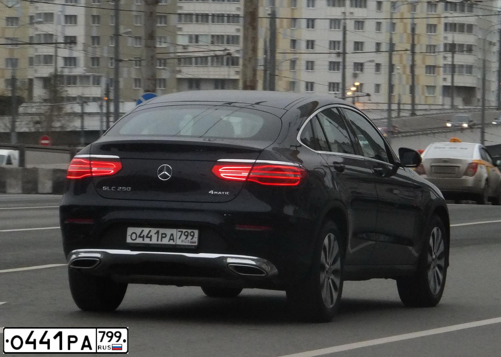 Фото автомобиля MERCEDES GLC-KLASSE, 2019 — госномер О441РА799. Цвет: СИНИЙ
