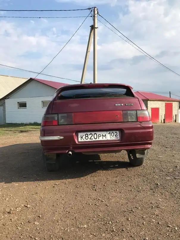 Фото автомобиля LADA 2112, 2005 — госномер К820РМ102. Цвет: ТЕМНО-МАЛИНОВЫЙ