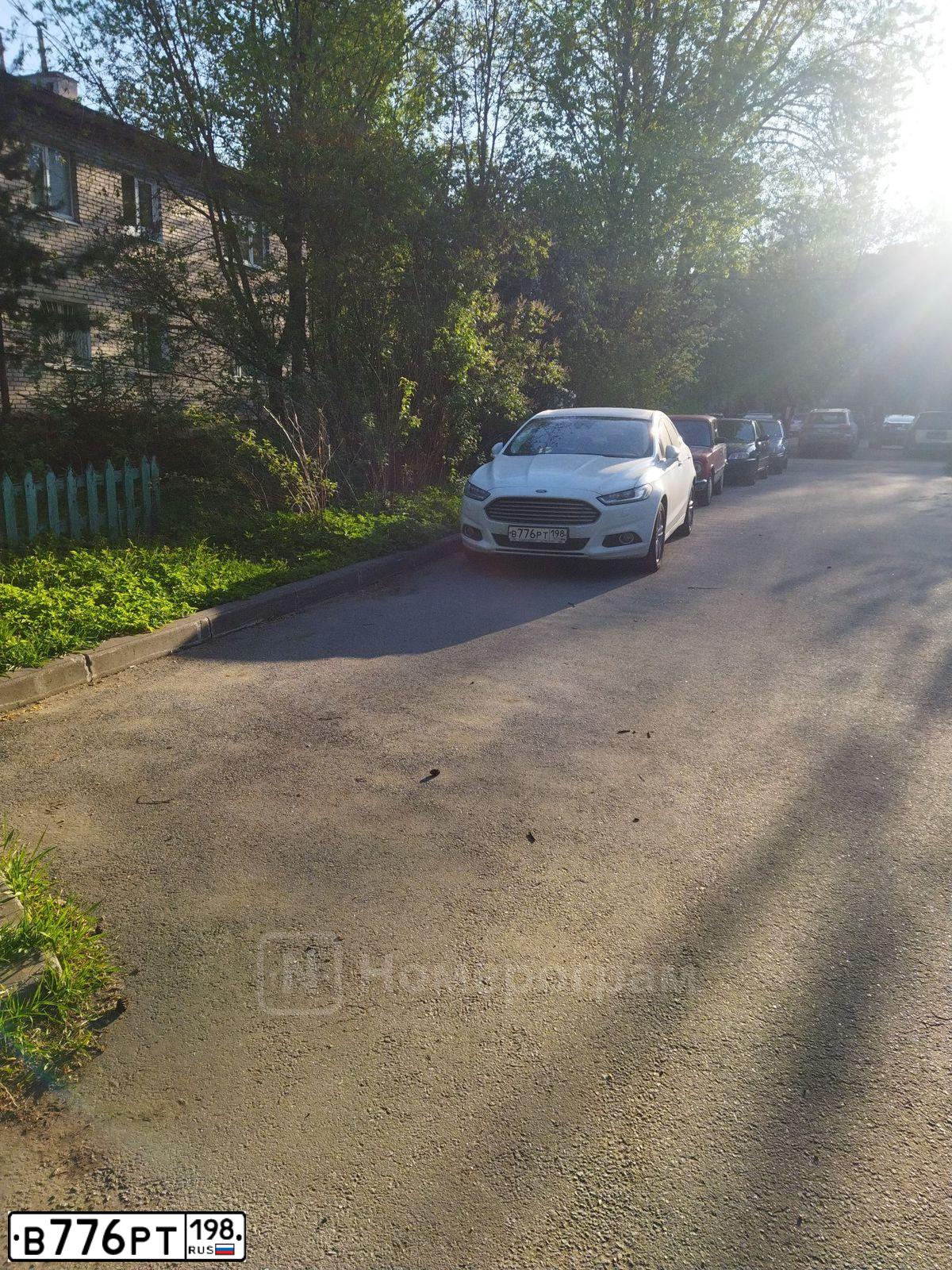 Фото автомобиля FORD MONDEO, 2018 — госномер В776РТ198. Цвет: БЕЛЫЙ