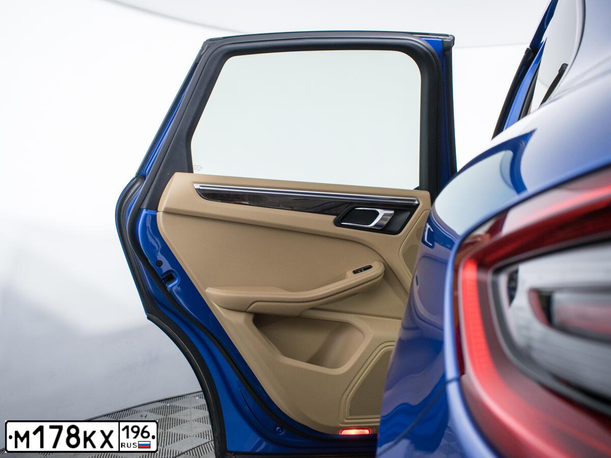Фото автомобиля PORSCHE MACAN, 2015 — госномер О282СС797
