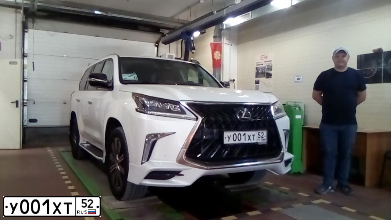 Фото автомобиля LEXUS LX, 2008 — госномер У001ХТ52. Цвет: СЕРЕБРИСТЫЙ