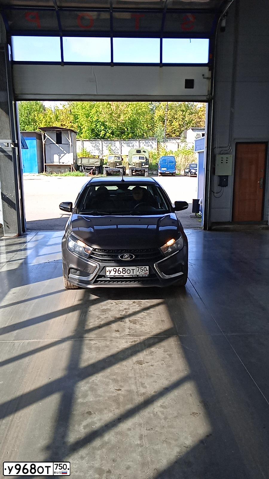 Фото автомобиля LADA VESTA, 2017 — госномер М521МТ67. Цвет: Коричневый