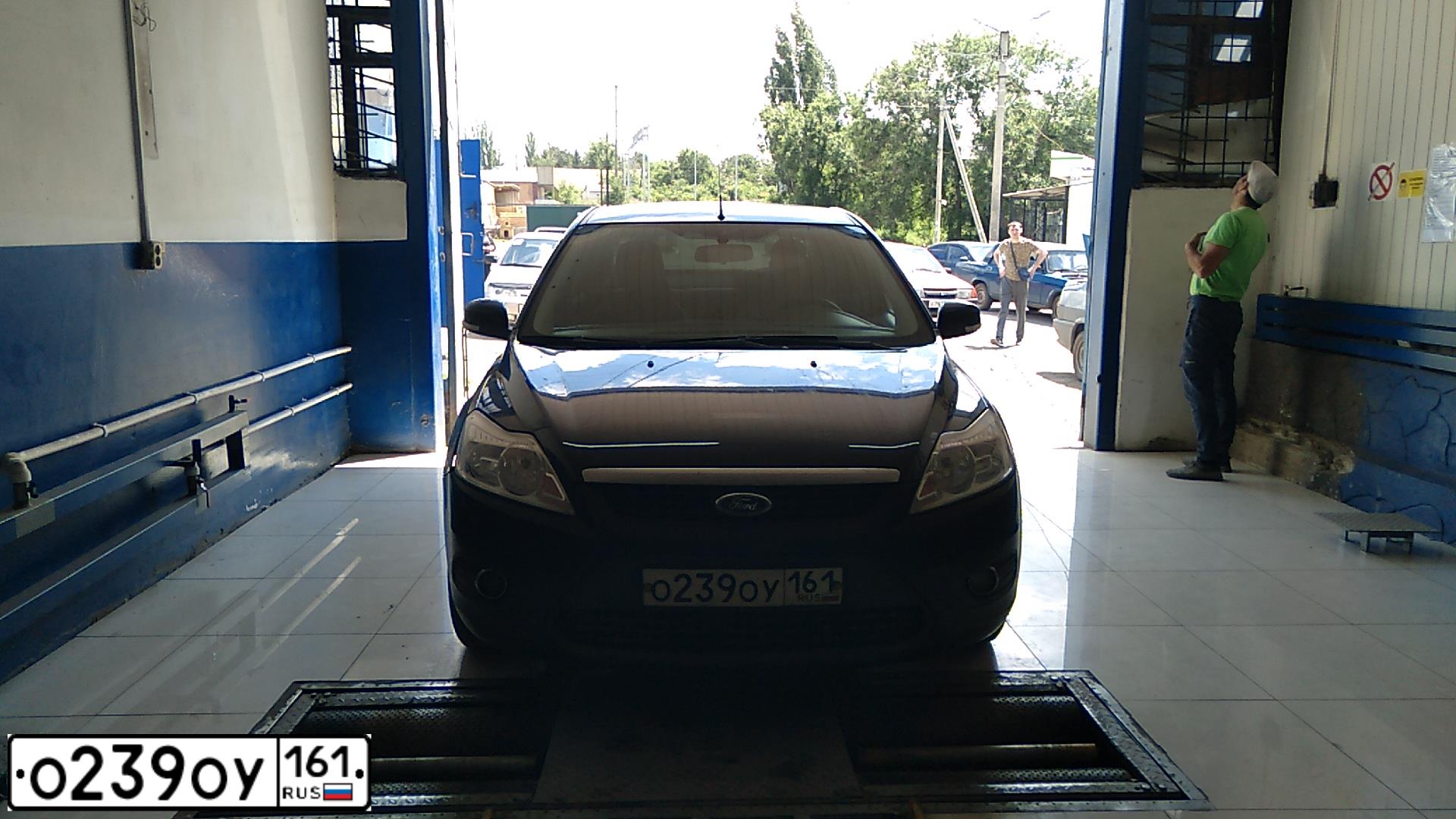 Фото автомобиля FORD FOCUS, 2010 — госномер О239ОУ161. Цвет: ЧЕРНЫЙ