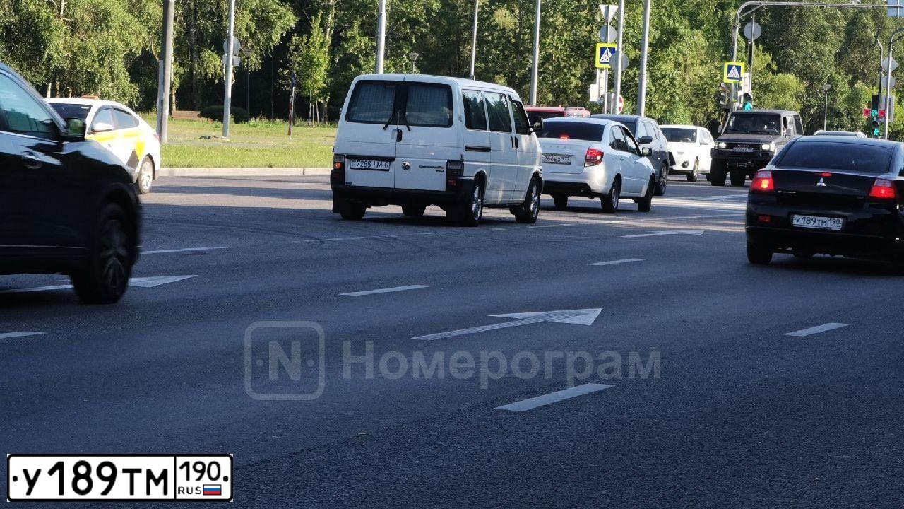 Фото автомобиля MITSUBISHI GALANT, 2006 — госномер Т384АН40. Цвет: ЧЕРНЫЙ