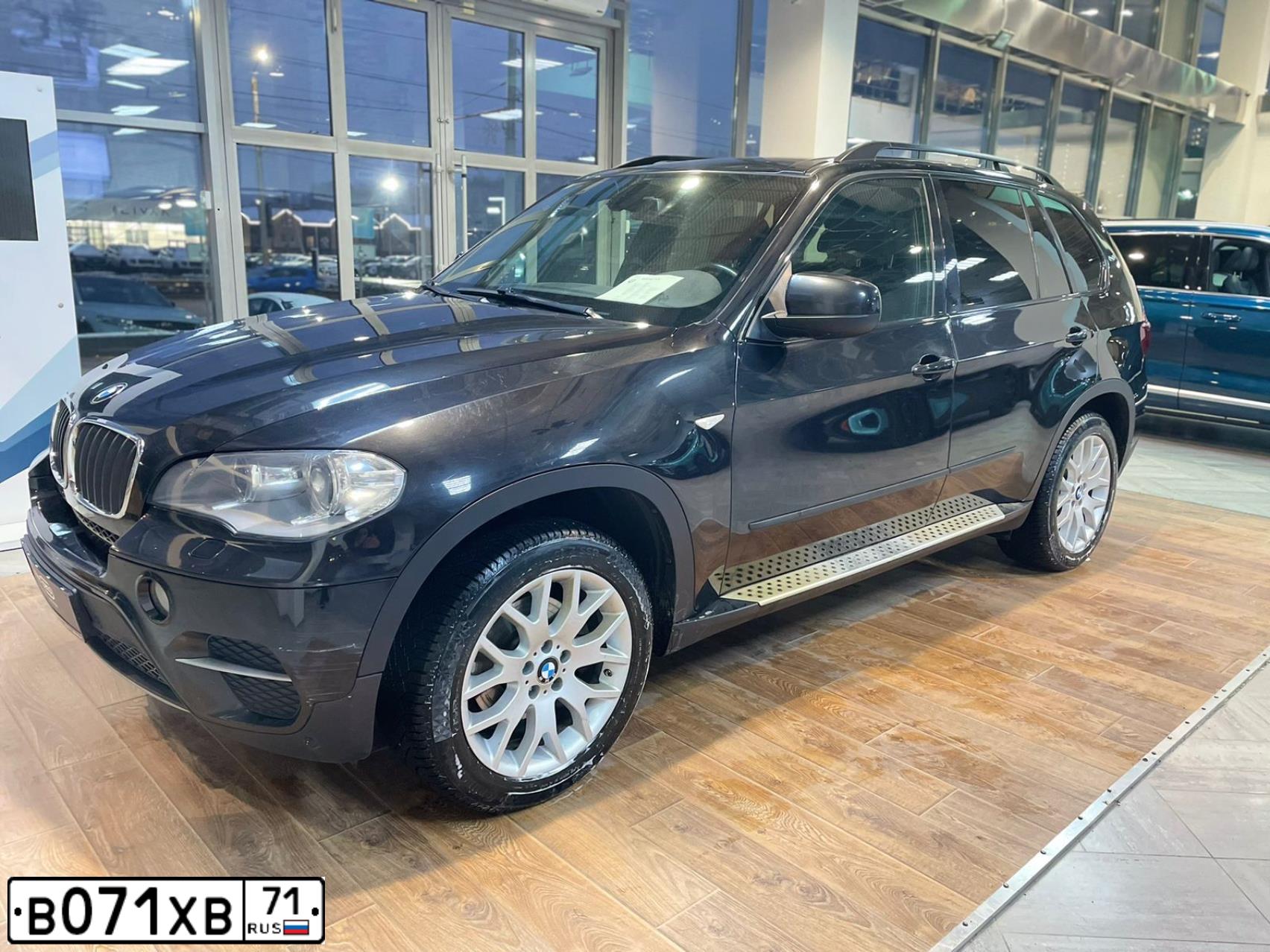 Фото автомобиля BMW X5, 2012 — госномер В071ХВ71. Цвет: ЧЕРНЫЙ