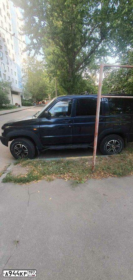Фото автомобиля УАЗ УАЗ 31622, 2004 — госномер У290УО57. Цвет: Лазурно-Синий Металлик 