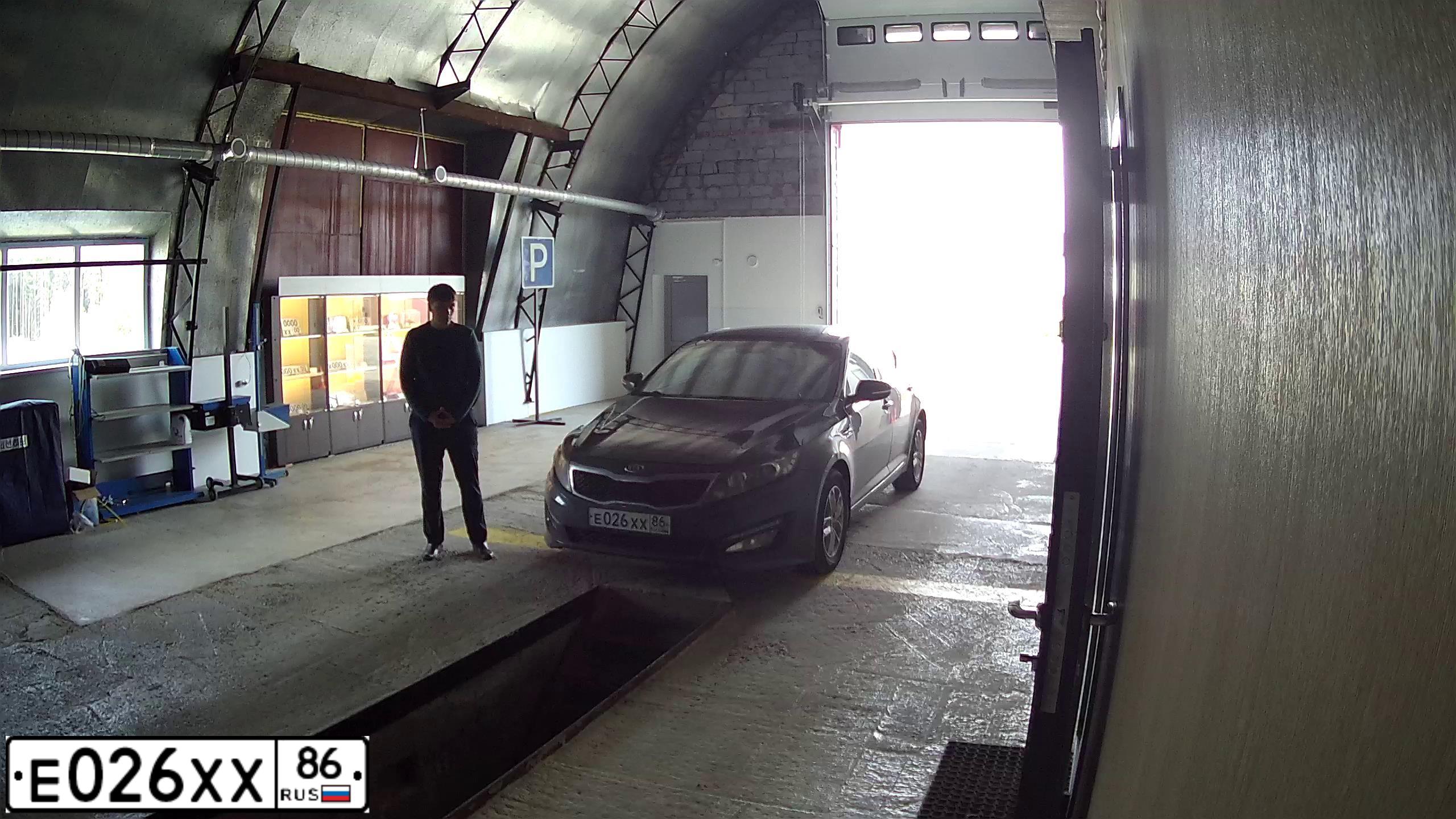 Фото автомобиля KIA MAGENTIS / OPTIMA, 2012 — госномер К333ЕА774. Цвет: ТЕМНО-СЕРЫЙ