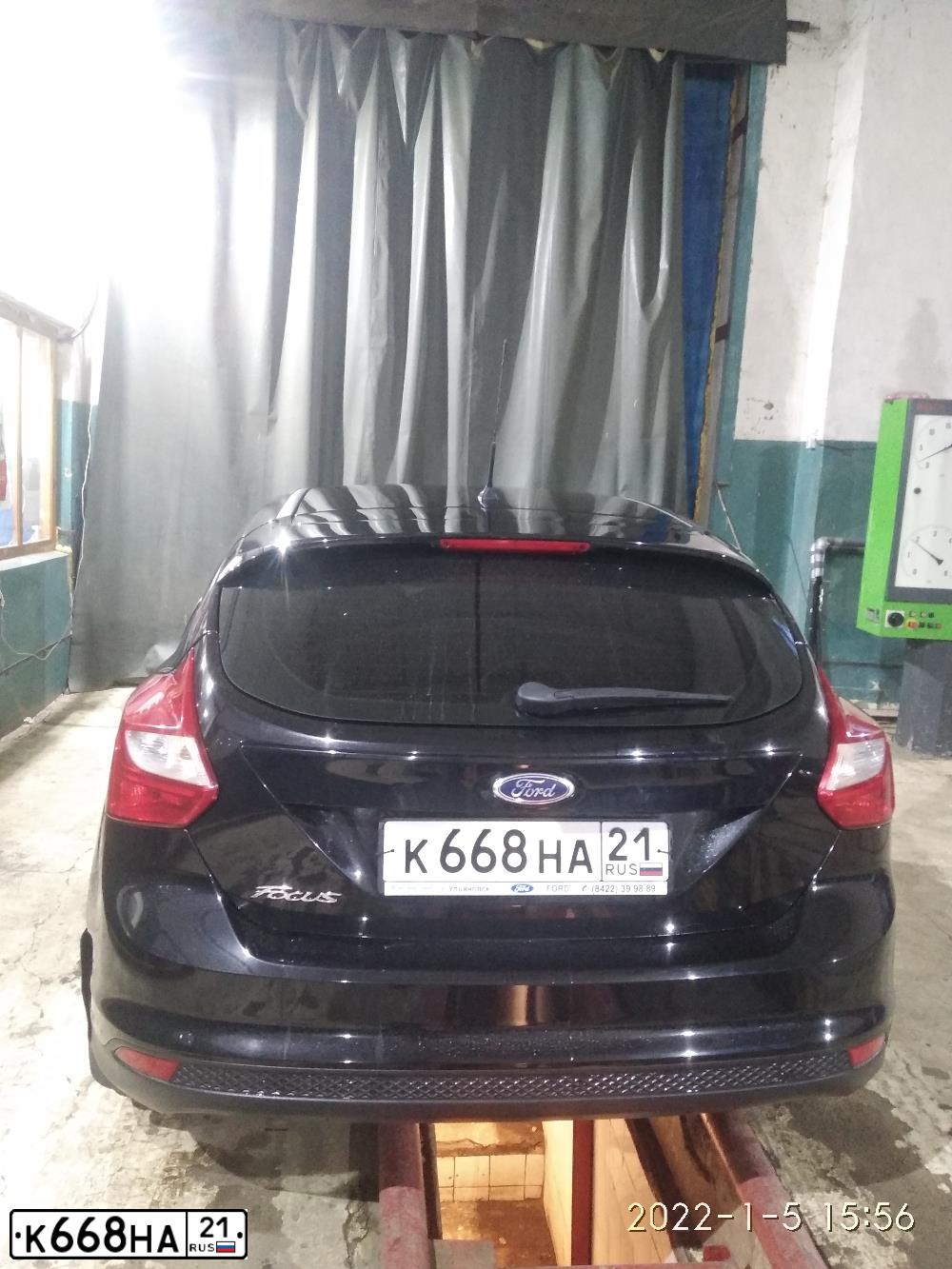 Фото автомобиля FORD FOCUS, 2013 — госномер К668НА21. Цвет: ЧЕРНЫЙ