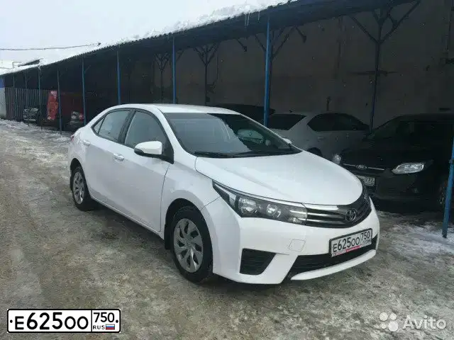 Фото автомобиля TOYOTA COROLLA, 2013 — госномер Е625ОО750. Цвет: БЕЛЫЙ
