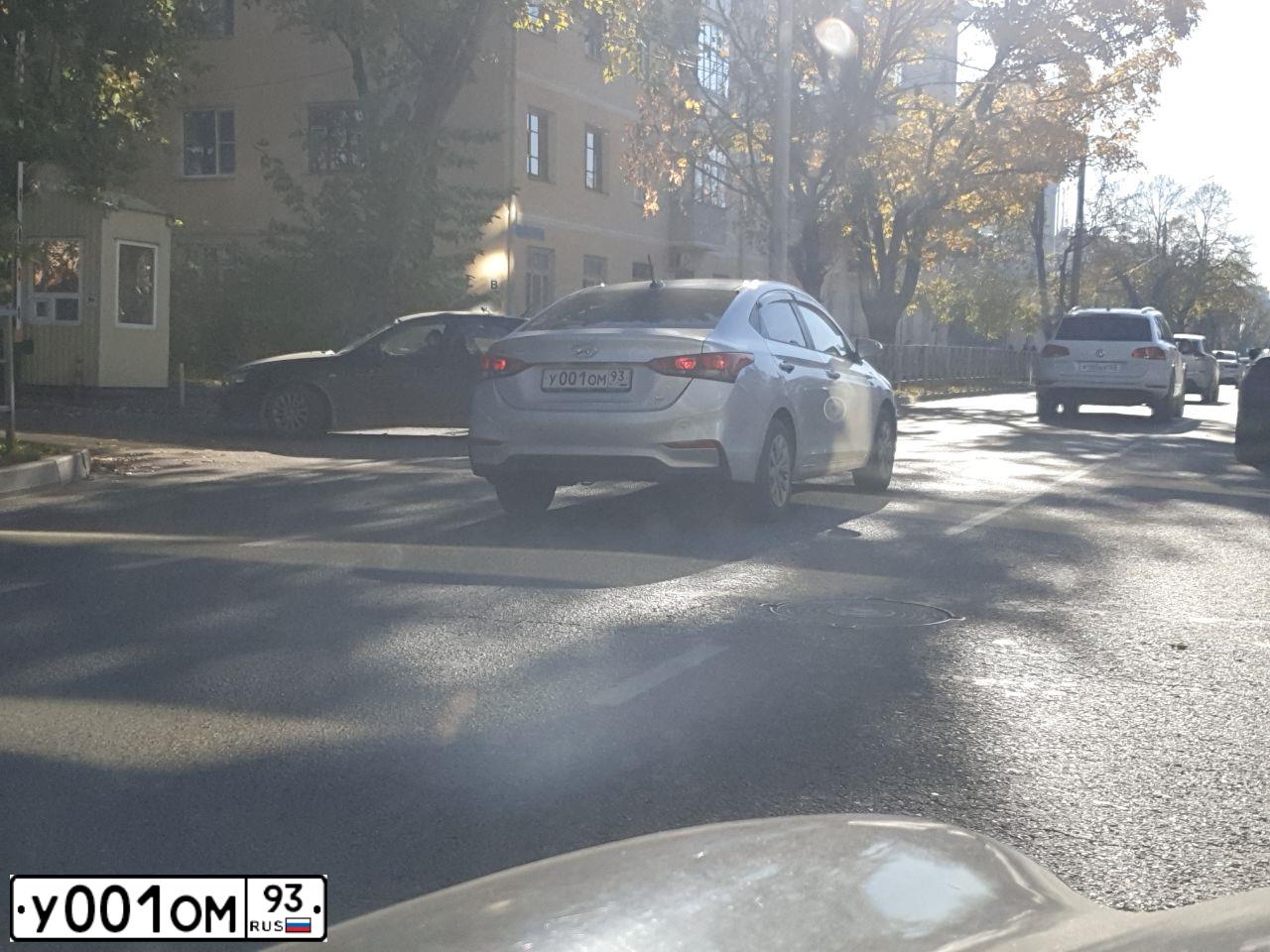 Фото автомобиля HYUNDAI SOLARIS, 2011 — госномер М696УУ123. Цвет: СЕРЕБРИСТЫЙ