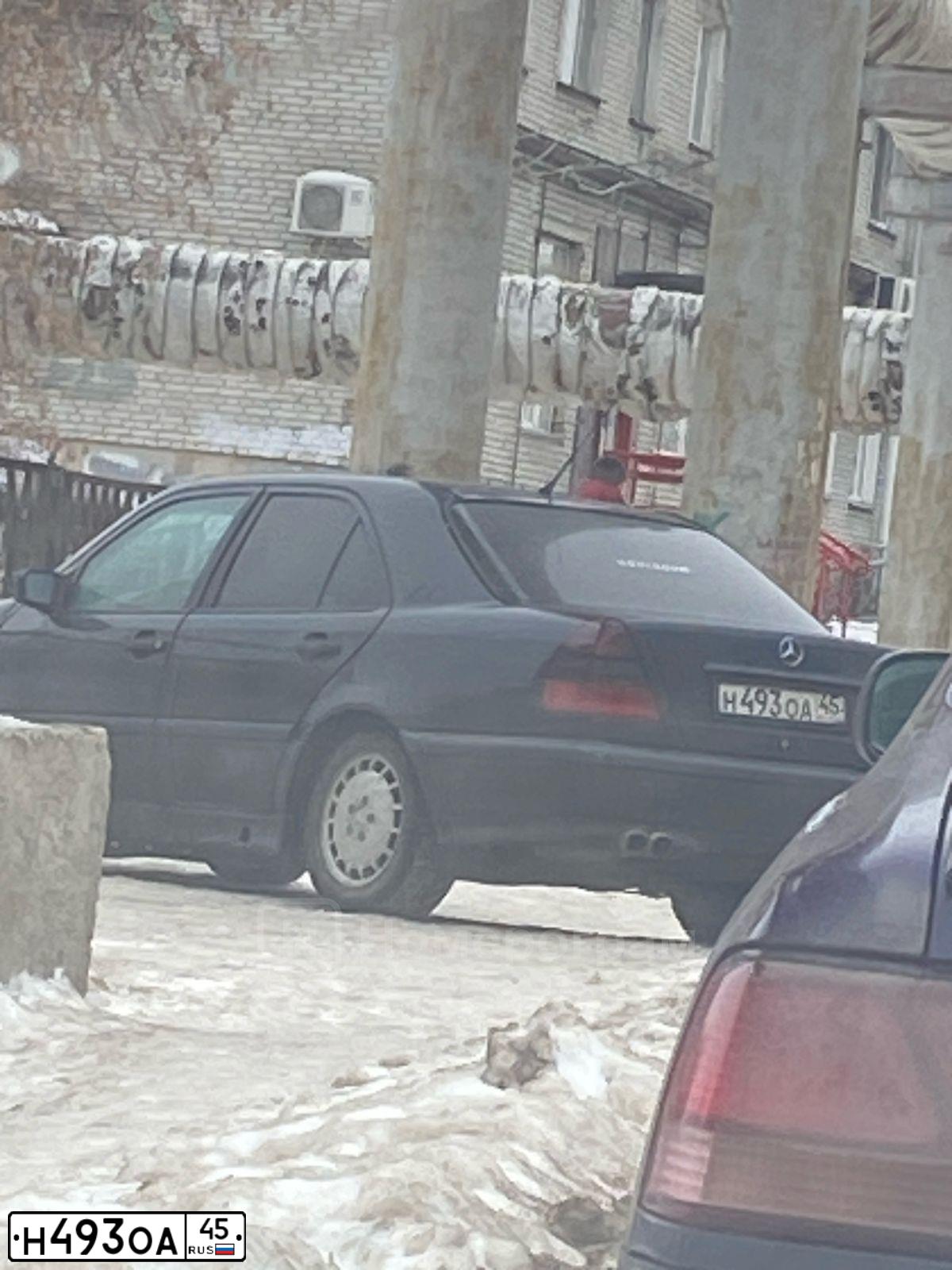Фото автомобиля MERCEDES C-KLASSE, 1999 — госномер Н493ОА45. Цвет: синий