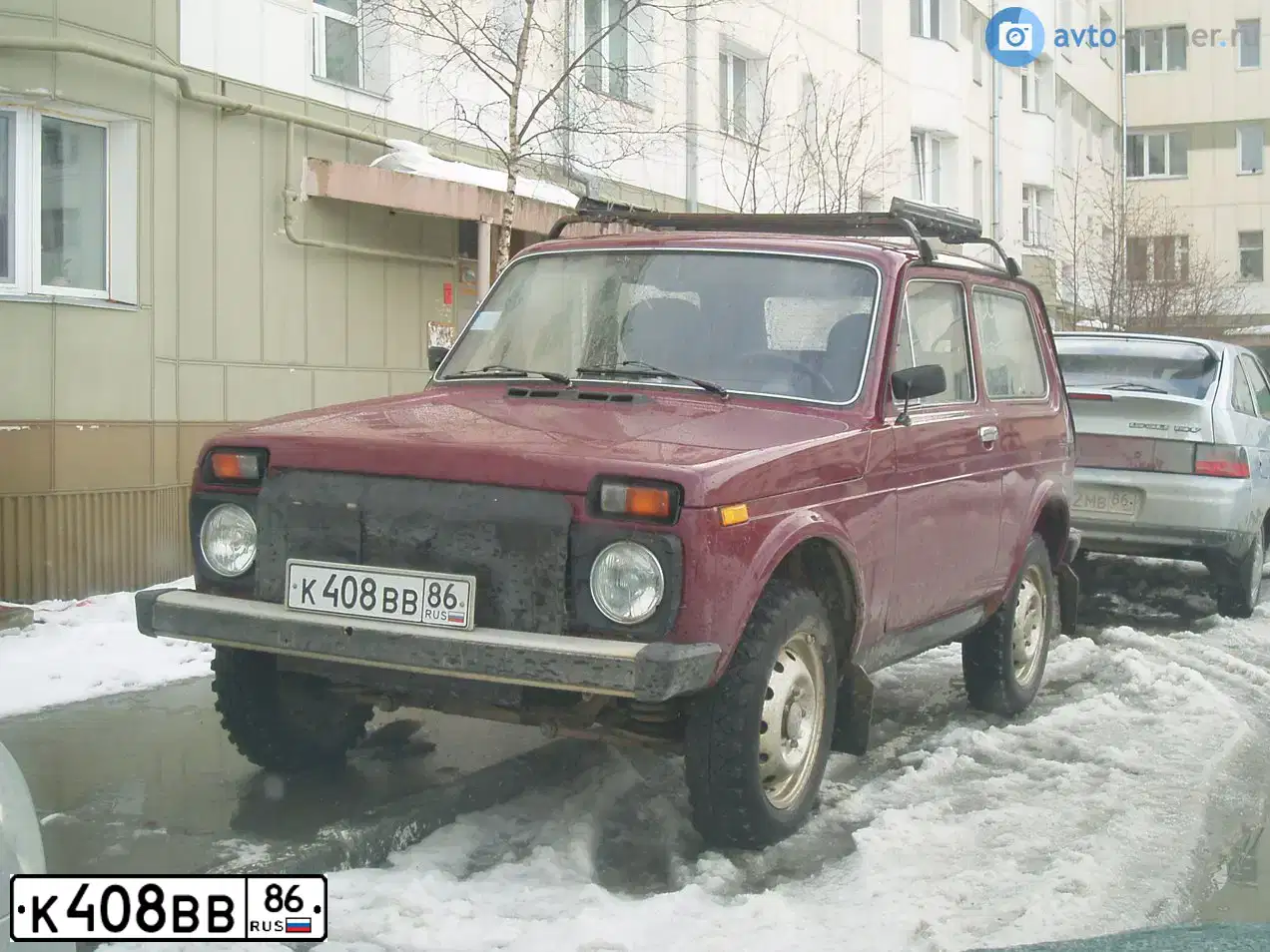 Фото автомобиля LADA NIVA, 1996 — госномер Р406КЕ186. Цвет: ГРАНАТ