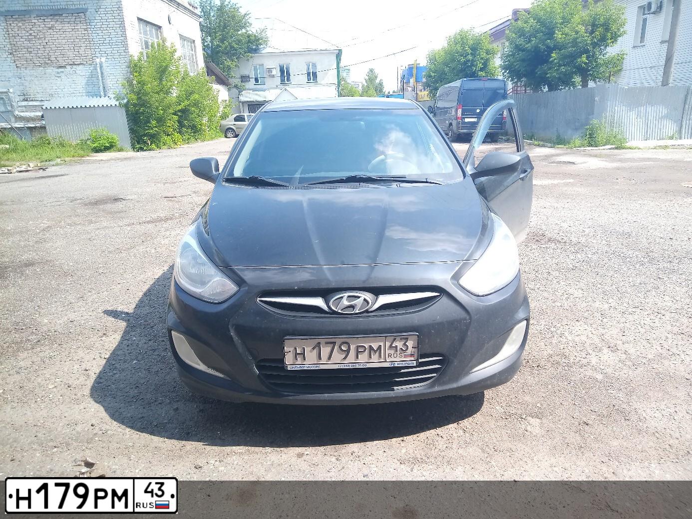 Фото автомобиля HYUNDAI SOLARIS, 2012 — госномер Н179РМ43. Цвет: ЧЕРНЫЙ