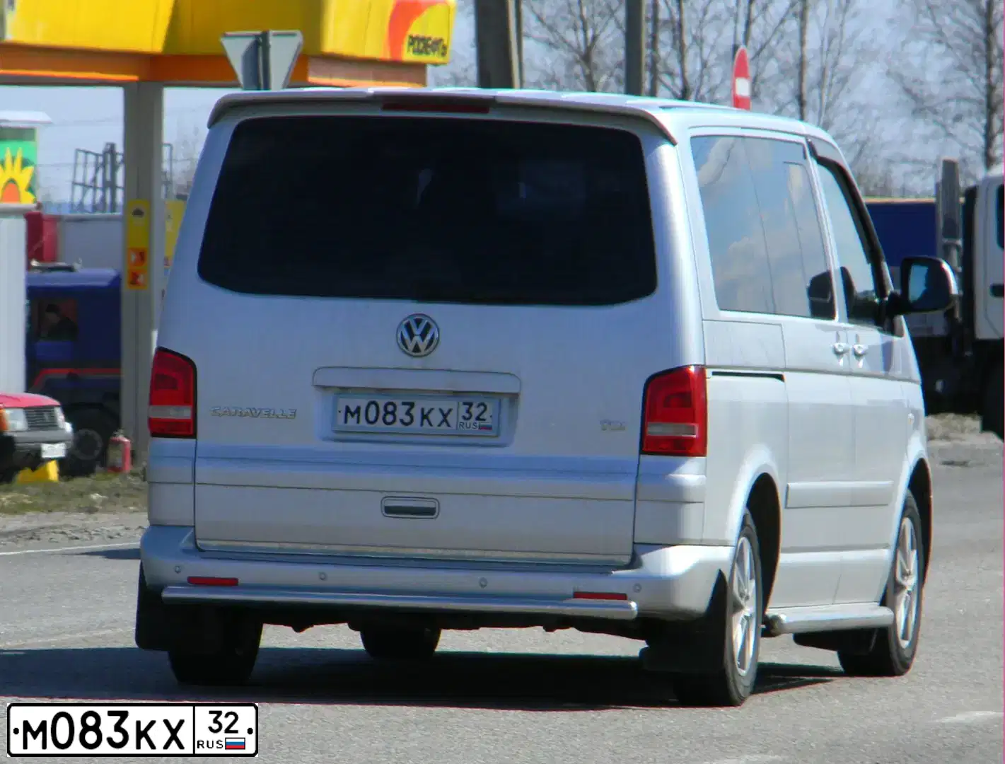 Фото автомобиля VOLKSWAGEN CARAVELLE, 2012 — госномер К675РТ136. Цвет: СЕРЕБРИСТЫЙ