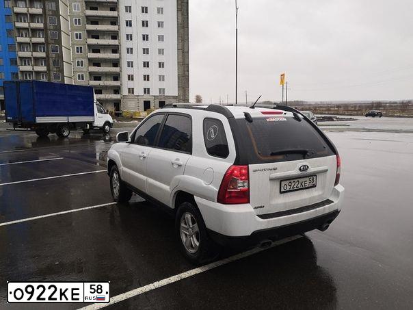 Фото автомобиля KIA SPORTAGE, 2008 — госномер М636ВЕ58. Цвет: белый