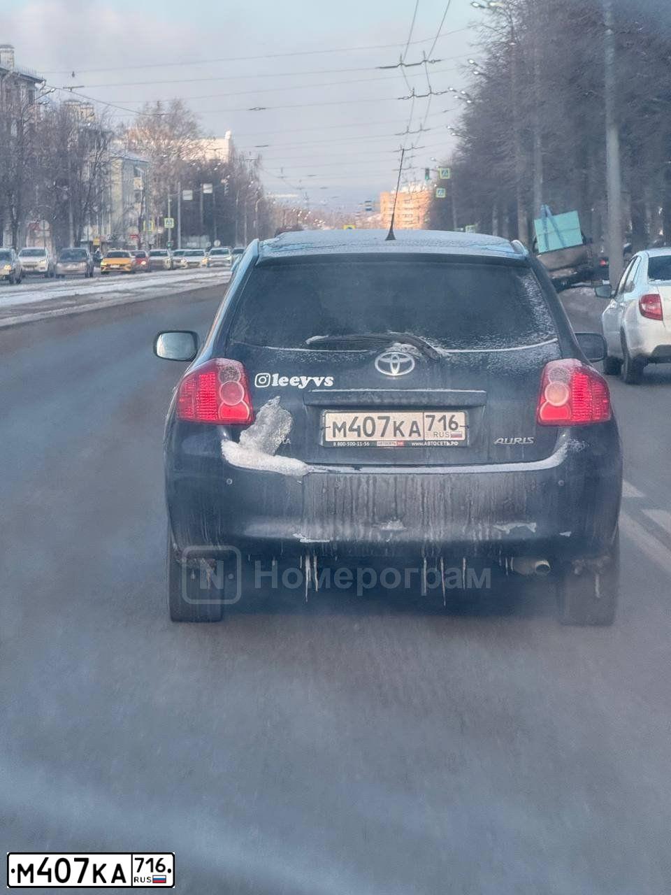 Фото автомобиля TOYOTA AURIS, 2007 — госномер М407КА716. Цвет: Темно-синий