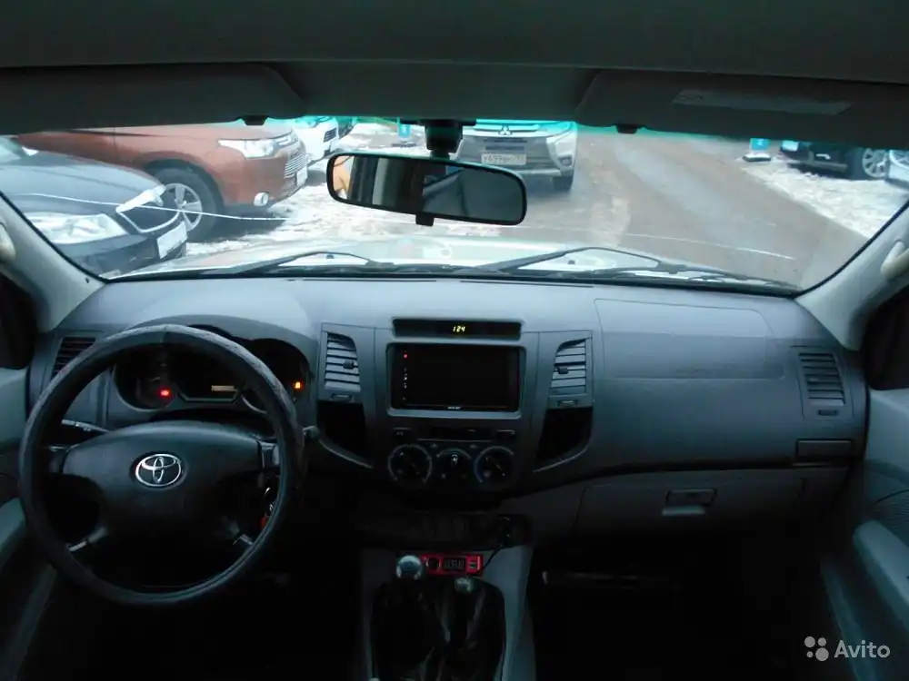 Фото автомобиля TOYOTA HILUX, 2007 — госномер О066УМ790. Цвет: Серебристый
