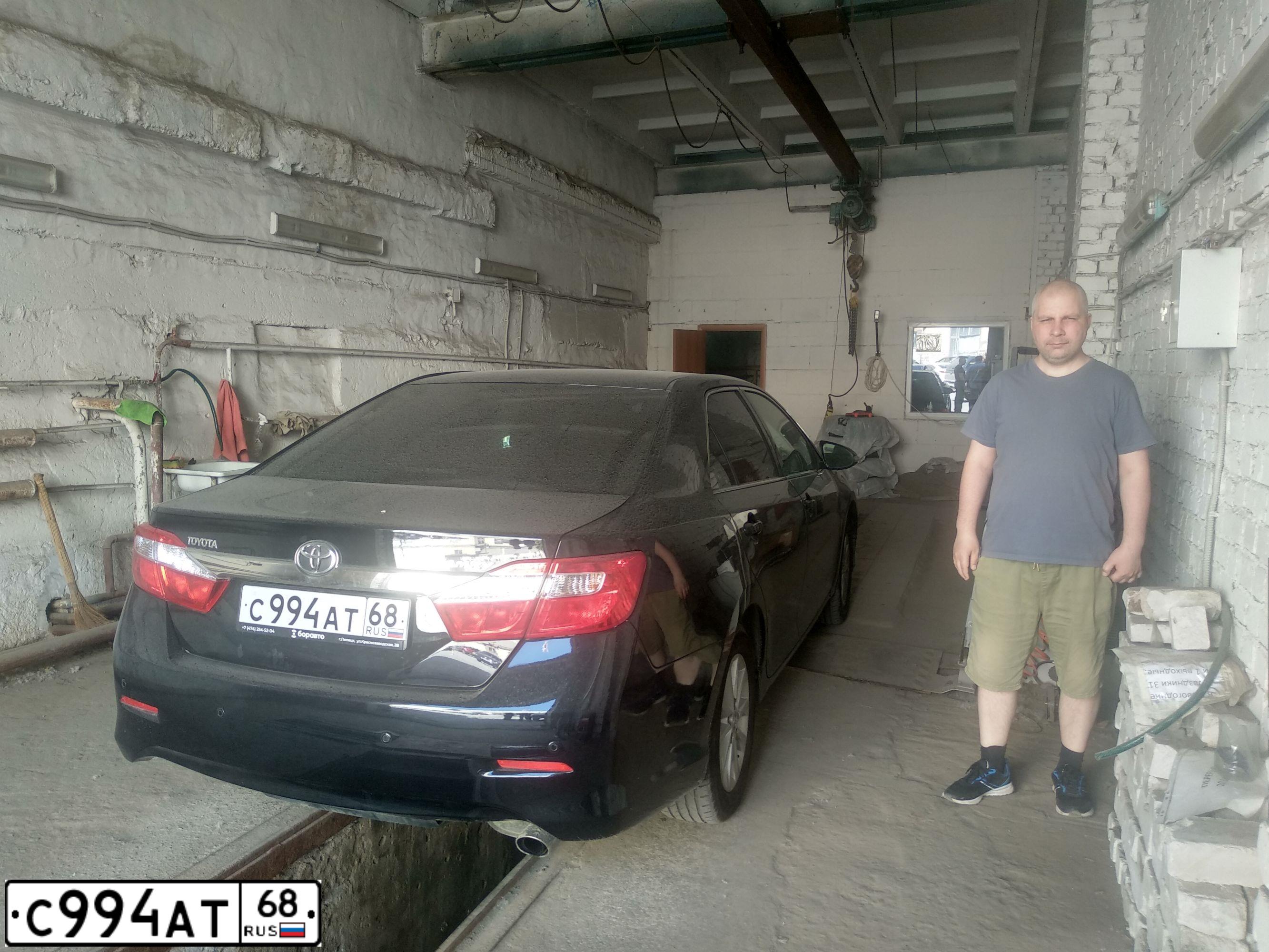 Фото автомобиля TOYOTA CAMRY, 2012 — госномер С994АТ68. Цвет: ЧЕРНЫЙ