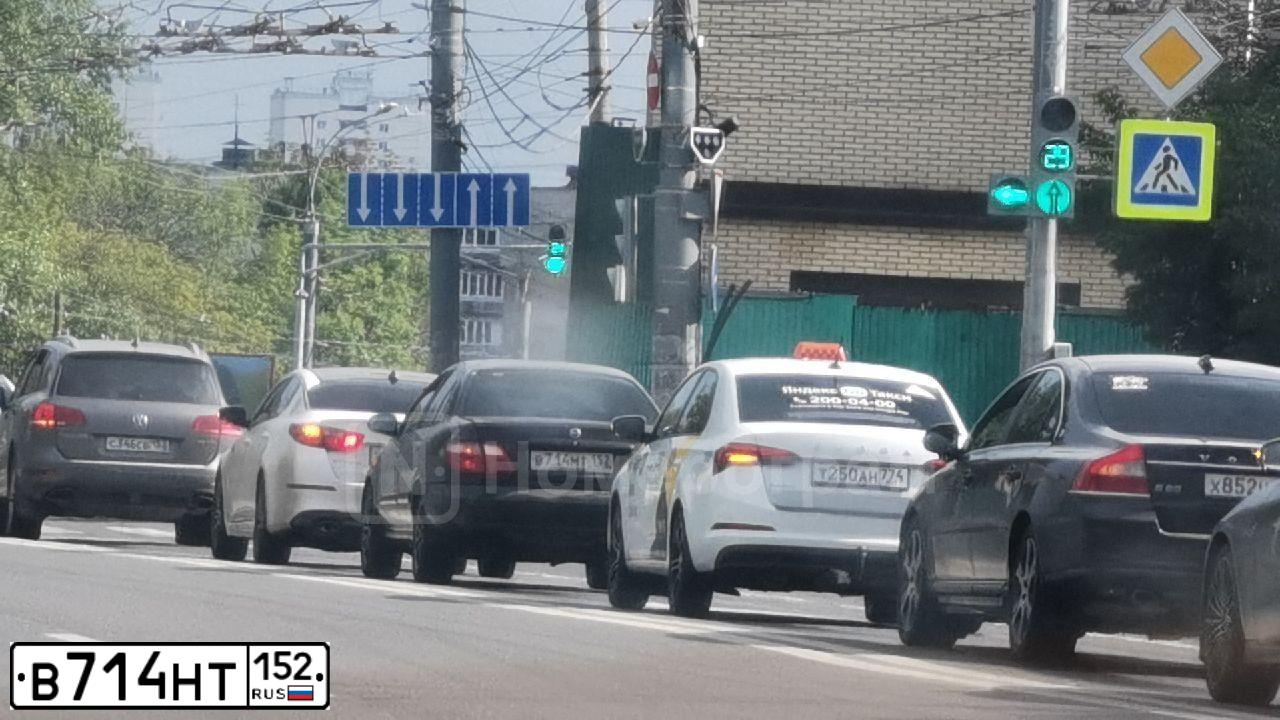 Фото автомобиля KIA MOHAVE / BORREGO, 2010 — госномер В714НТ152. Цвет: Серый