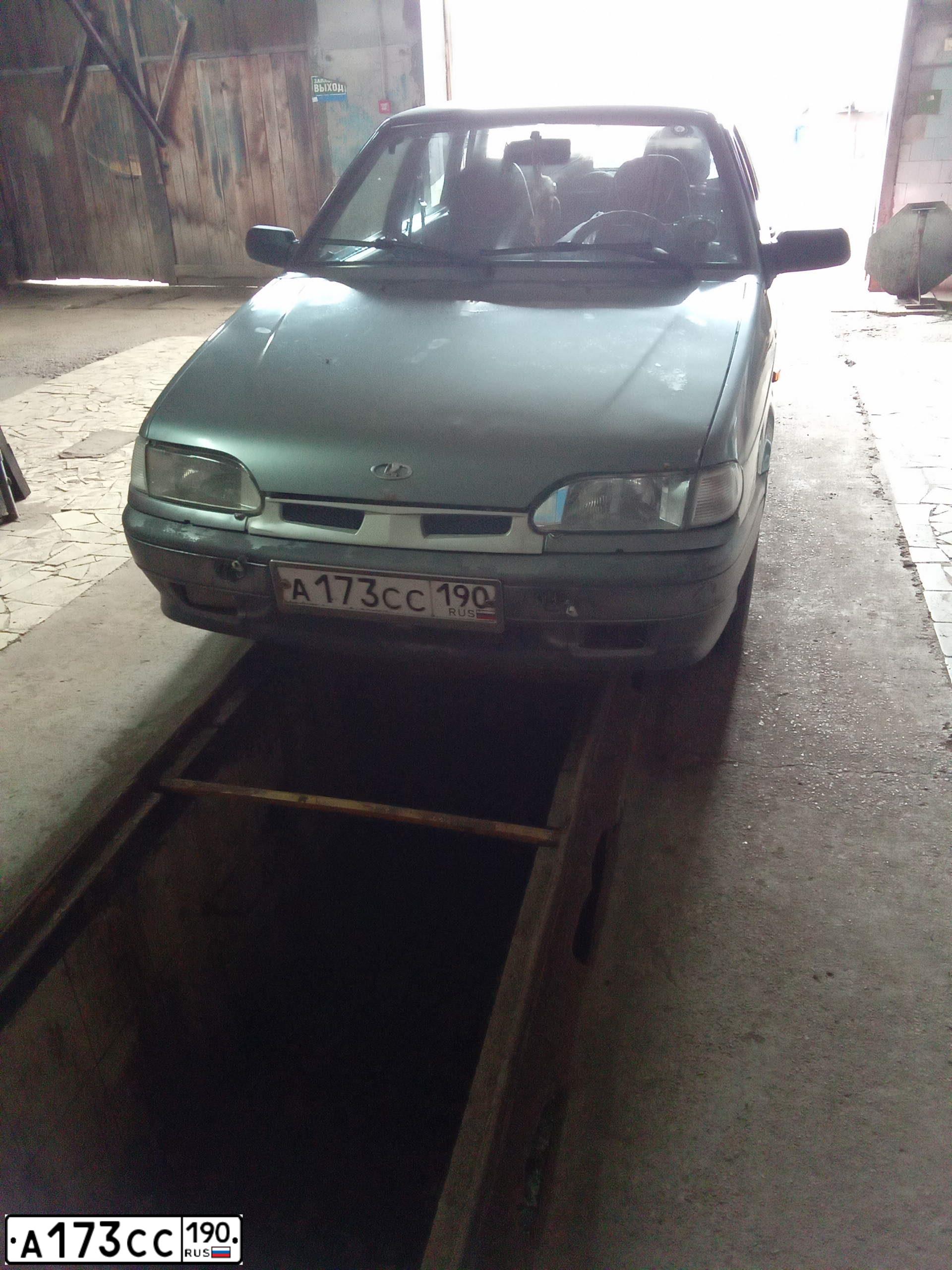 Фото автомобиля LADA 2115, 2005 — госномер Х472РВ37. Цвет: СРЕДНИЙ СЕРО-ЗЕЛЕНЫЙ МЕТАЛЛ