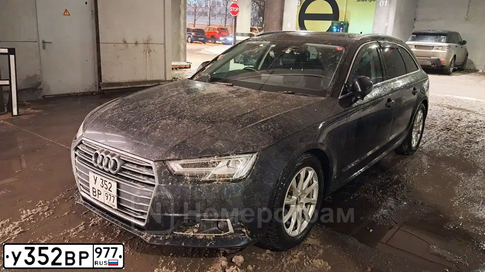 Фото автомобиля AUDI A4. Цвет: синий
