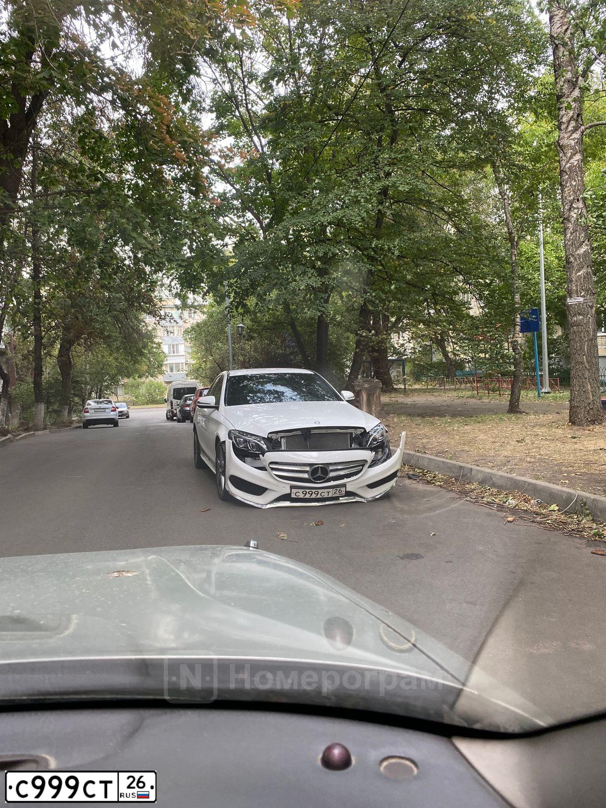 Фото автомобиля MERCEDES GLK-KLASSE, 2010 — госномер С999СТ26. Цвет: СЕРЫЙ