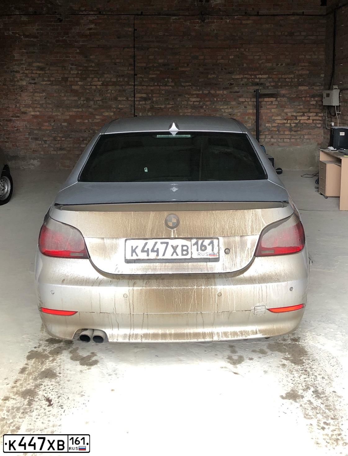 Фото автомобиля BMW SERIE 5, 2004 — госномер К447ХВ161. Цвет: БЕЛЫЙ СЕРЕБРИСТЫЙ