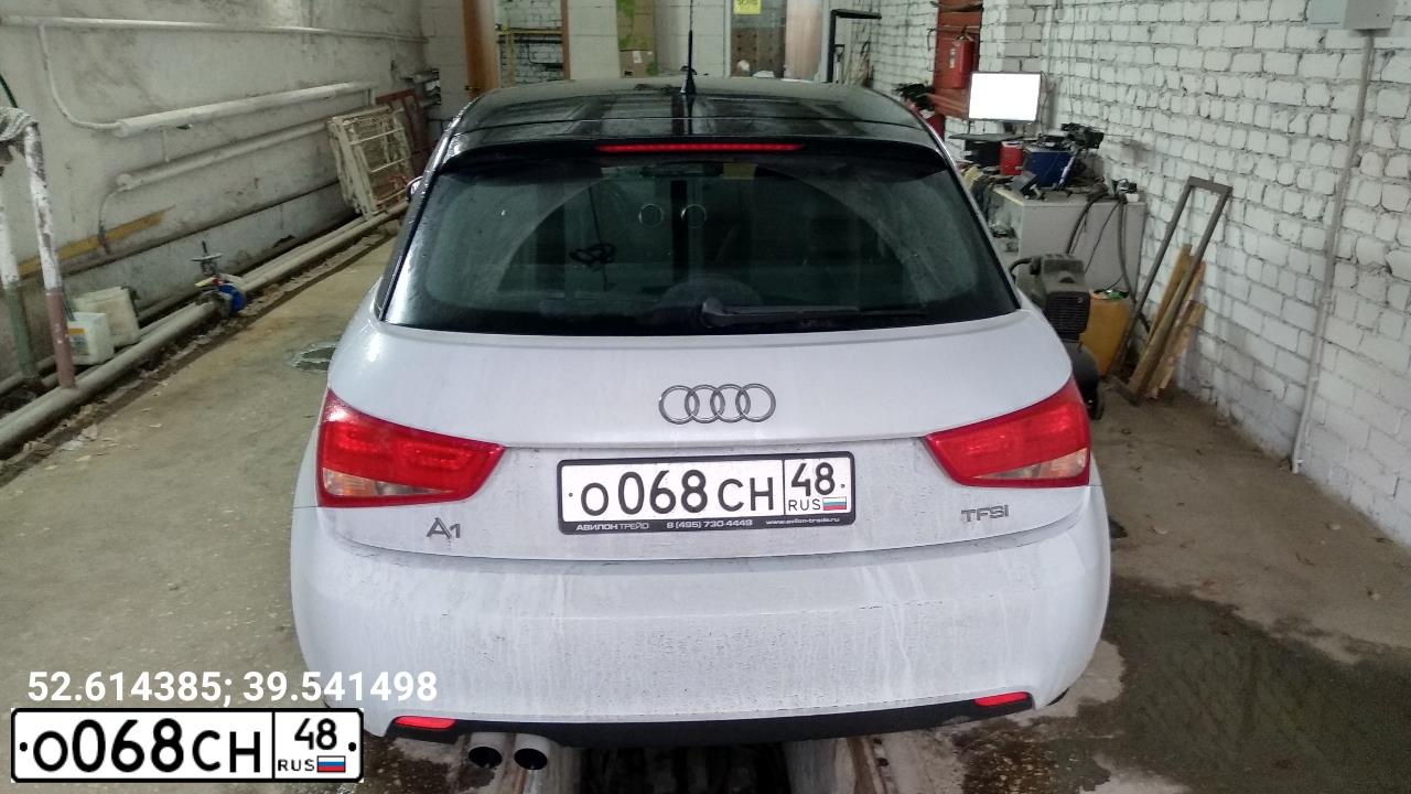Фото автомобиля AUDI A1 SPORTBACK, 2014 — госномер О068СН48. Цвет: Белый